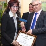 Kurator Agnieszka Hac odbiera gratulacje w Komendzie Głównej Policji za akcję służb specjalnych