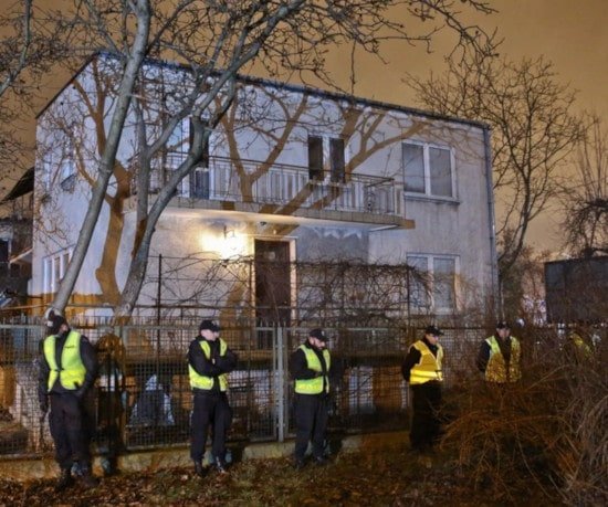Dom posła i Prezesa Prawa i Sprawiedliwości Jarosława Kaczyńskiego chroniony kordonem policji